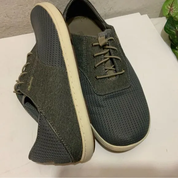 Olukai Men's Nohea Moku Slip On Shoes Charcoal Clay liknew size 8.5/ 41.5