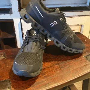 On Cloud 5 men's Trail Black Running Shoes 59.98905 - US Size 9.5