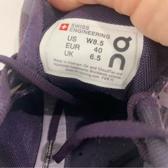 On Cloud Cloudflow Running Women Sz 8.5 Everyday Shoes Purple EU 40 Trainers