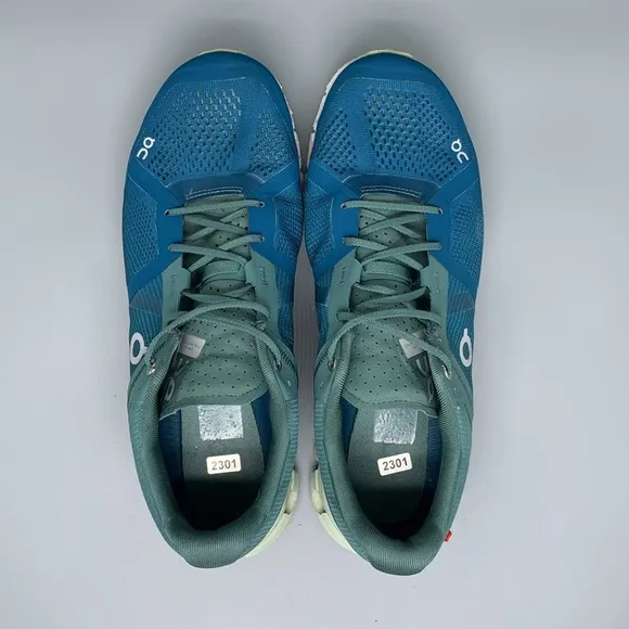 On Clouflow Blue Road Running Shoes Men's Sz 10.5