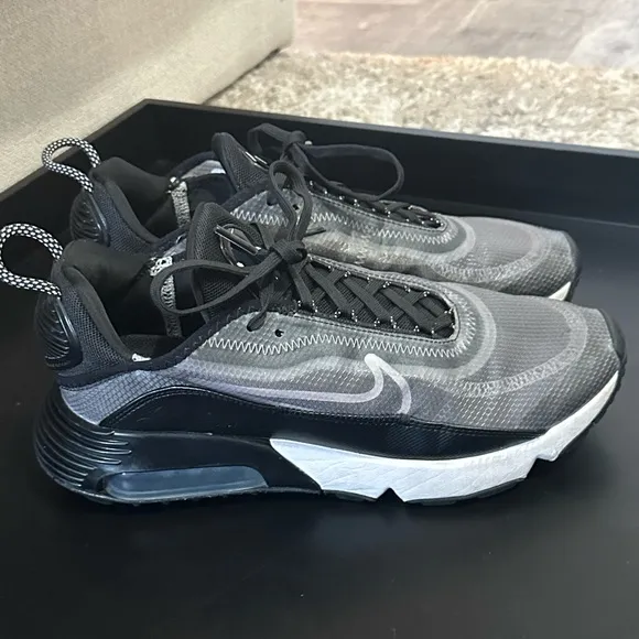 RARE NIKE Air Max 2090 Black Wolf Gray  White Women’s 7.5 - 8 Shoes Sneakers