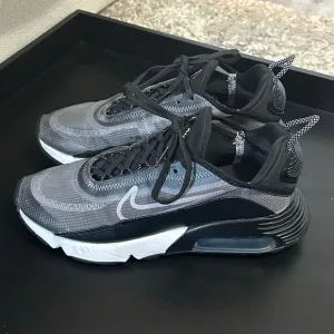 RARE NIKE Air Max 2090 Black Wolf Gray  White Women’s 7.5 - 8 Shoes Sneakers