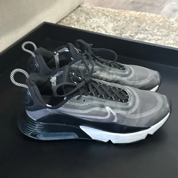RARE NIKE Air Max 2090 Black Wolf Gray  White Women’s 7.5 - 8 Shoes Sneakers