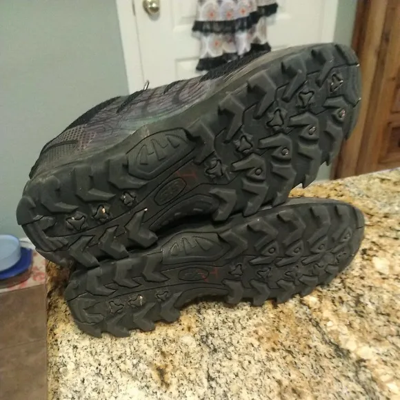 Rare SIS X Lite II Turf Shoes - ChameleonMen's Running Size 9 CHANGES COLORS