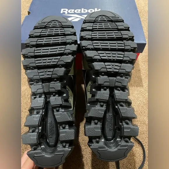 Reebok Men's Green Trail Running Shoes