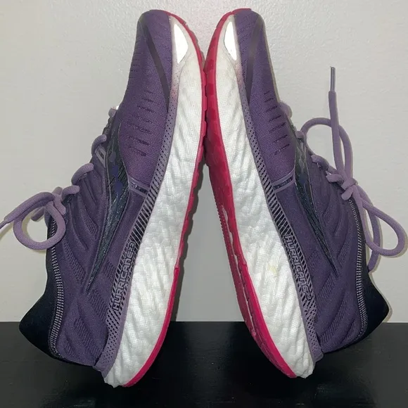 Saucony Hurricane 2 PWR RUN Purple/Black Running Shoes.  Size 9.