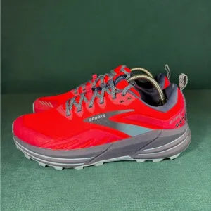 Size 10.5 - Women’s Brooks Cascadia Trail shoes