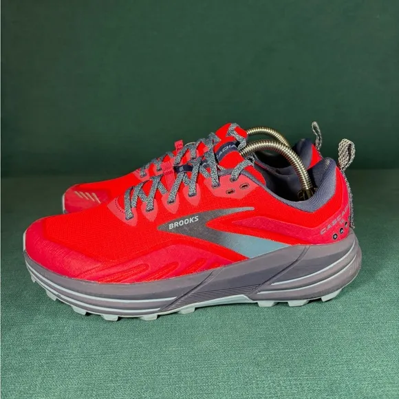 Size 10.5 - Women’s Brooks Cascadia Trail shoes