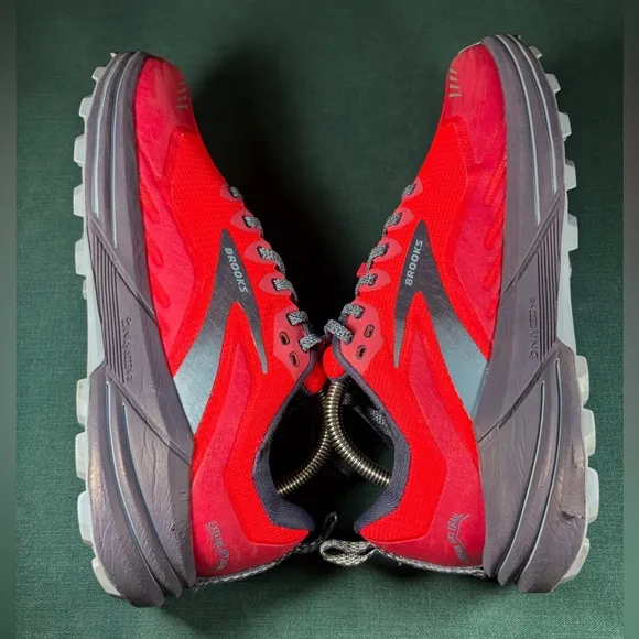 Size 10.5 - Women’s Brooks Cascadia Trail shoes