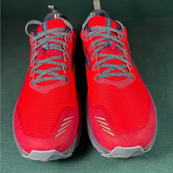 Size 10.5 - Women’s Brooks Cascadia Trail shoes