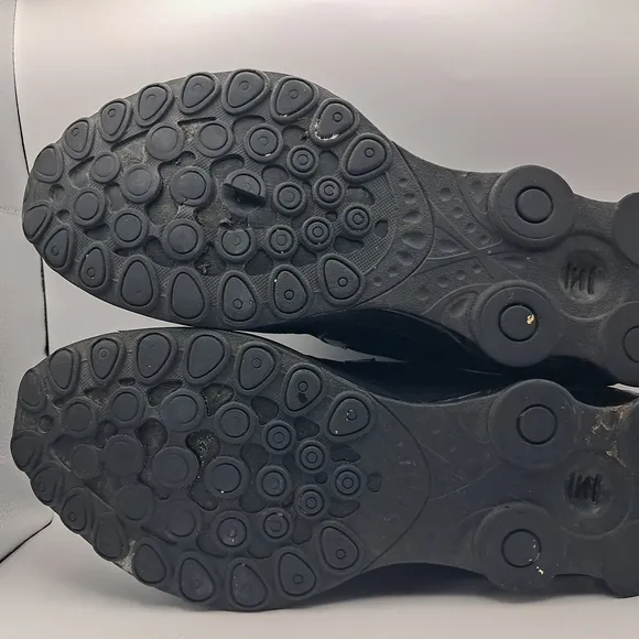 Size - 11 Nike Shox Deliver 'Triple Black' - (317547-034)