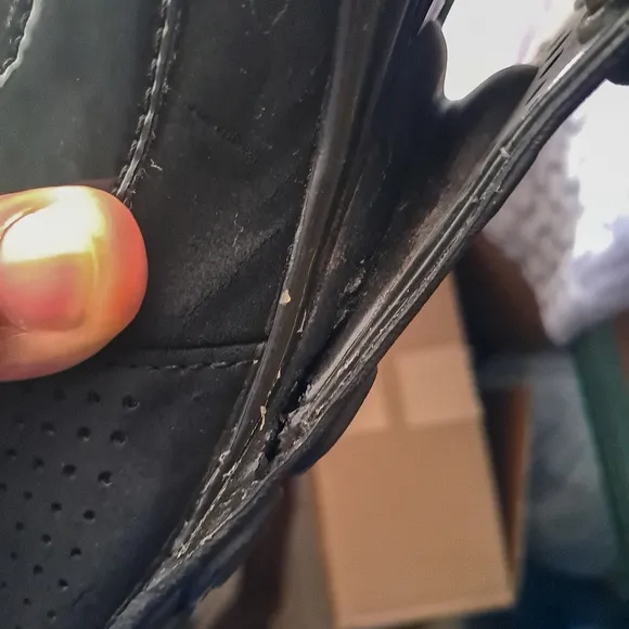 Size - 11 Nike Shox Deliver 'Triple Black' - (317547-034)