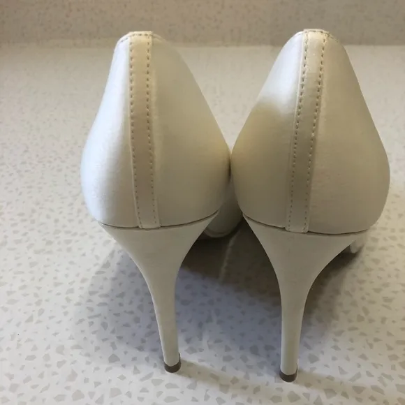 Ted Baker London Women’s Lilana Satin Bow High Heel Court Shoes Ivory Size 10.5
