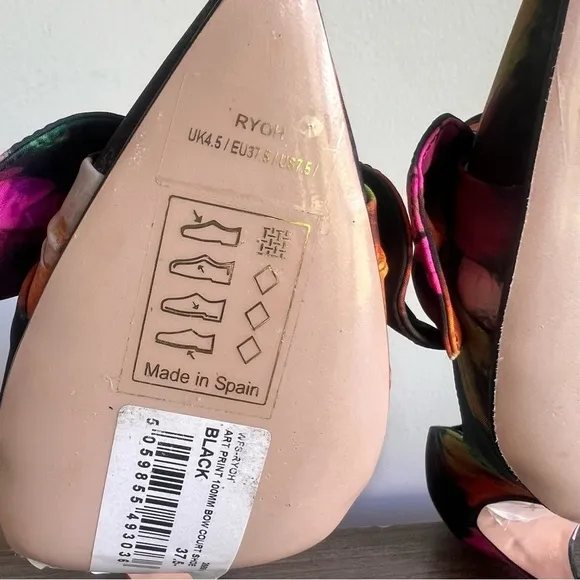 Ted Baker Ryoh Art Print Bow Court Women's Shoe Size 7.5 SKU#241224