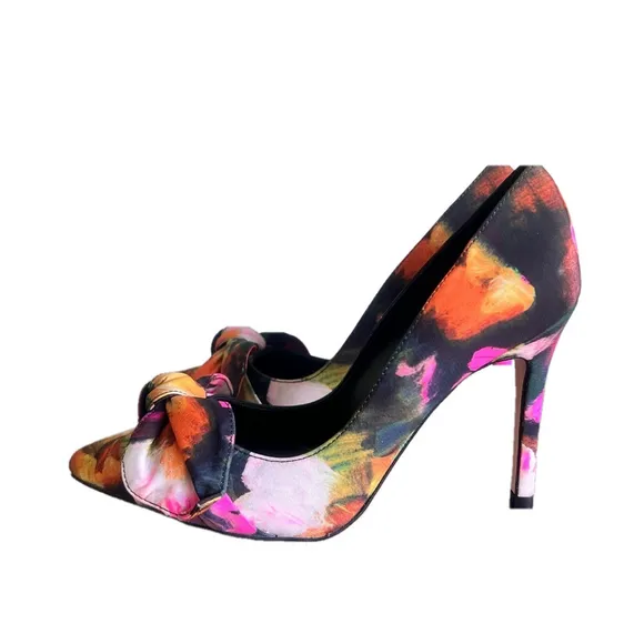 Ted Baker Ryoh Art Print Bow Court Women's Shoe Size 7.5 SKU#241224