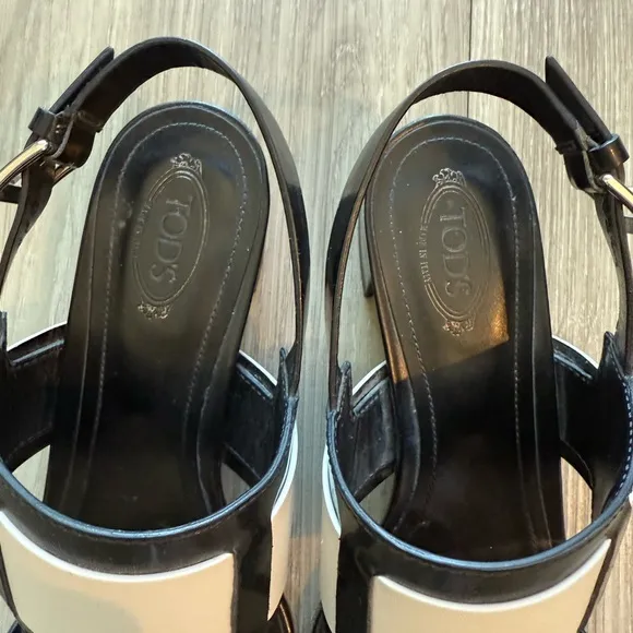 Tod’s Leather &amp; Patent Leather Black and White Sandal = Size 38