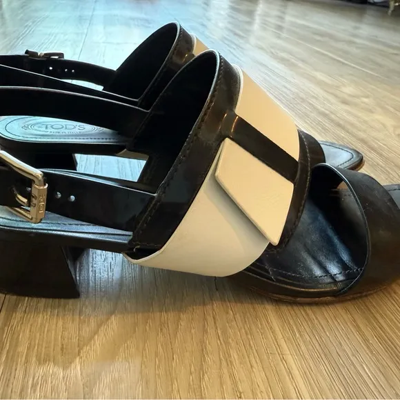 Tod’s Leather &amp; Patent Leather Black and White Sandal = Size 38