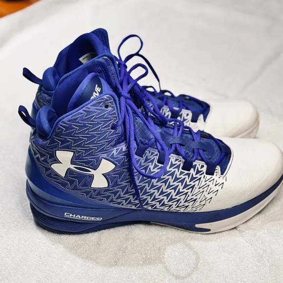 Under Armour Men’s Clutchfit Drive 3 Basketball Shoes Size 13 Blue/White