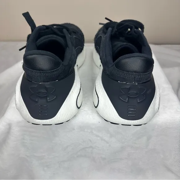 Under Armour Mens Size 10.5 HOVR Phantom 4 Luxe Black-White Quartz 3027874-001