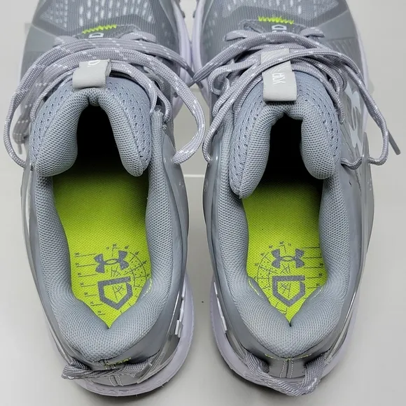 Under Armour Men's Yard Turf Baseball Shoes 3025593-102 Gray White Size 8 New