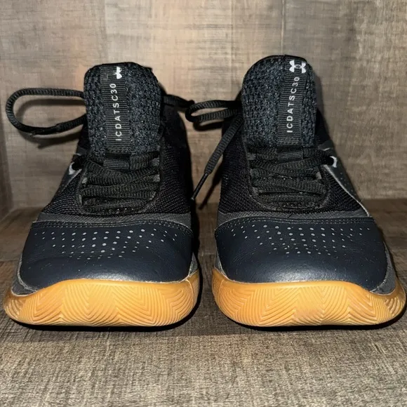 UNDER ARMOUR SC Sneakers- size 5.5 Y