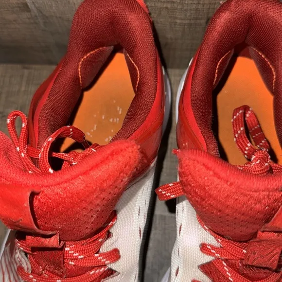 UNDER ARMOUR turf Shoes-size 7