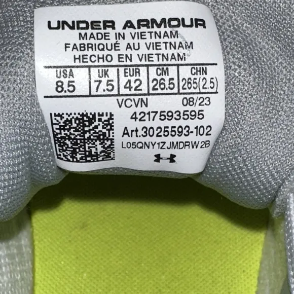Under Armour  Yard Turf - Size 8.5 Men's Baseball Shoes Grey 3025593-102 NEW