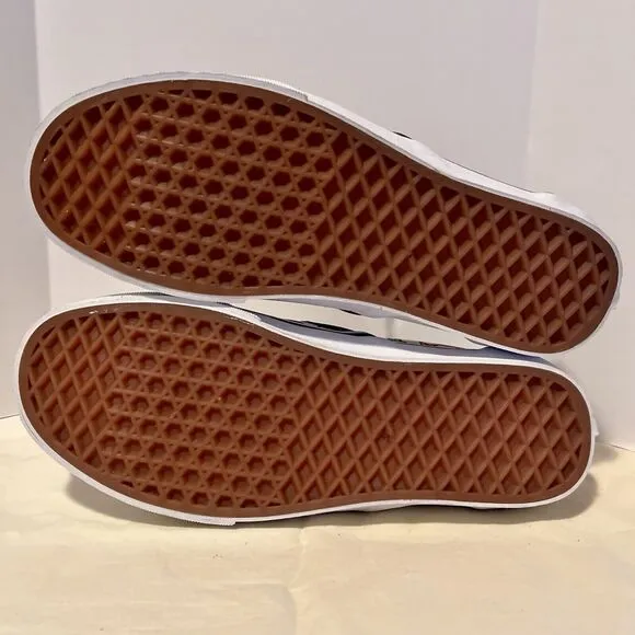 VANS Classic Slip-on Shoes M 7 W 8.5 Dice Cherries Bolts Hearts 8-Balls Eyeballs