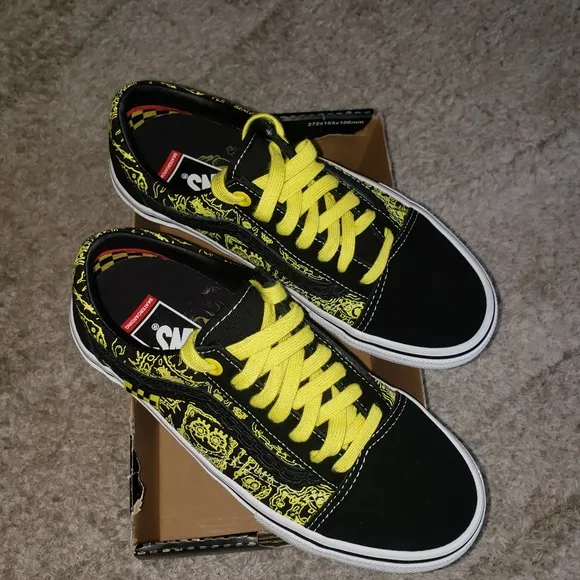 Vans x Spongebob &quot;Skate Old Skool&quot; Sneakers (Gigliotti) Classic Skate Shoes