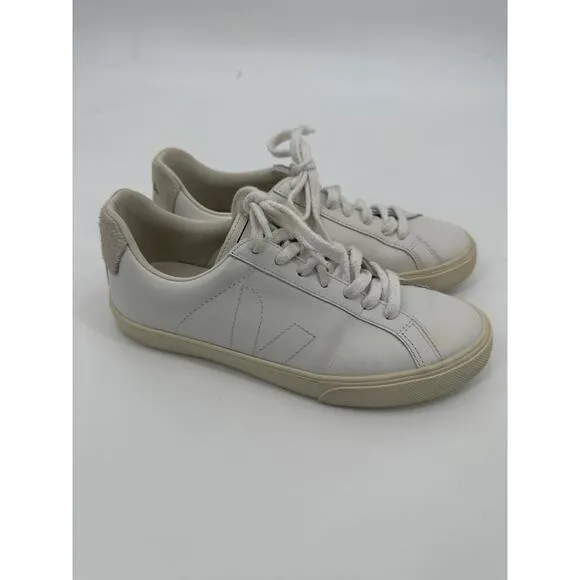 Veja Esplar Sneaker in Extra White Sable leather Size 37/ US 6