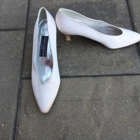 Vintage Stuart Weizmann Low Heel Point Court Shoes