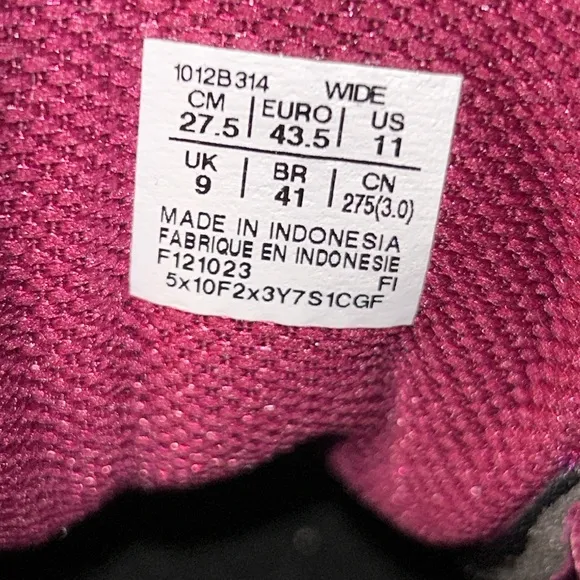 Woman’s ASICS Pink Running Shoes Size 11