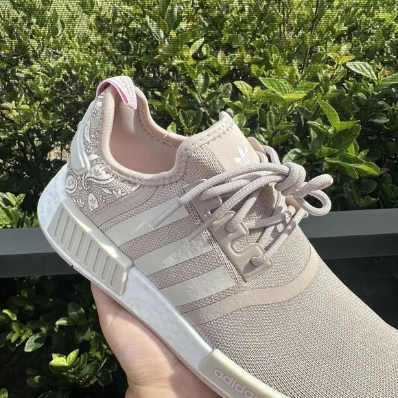 WOMEN'S Adidas NMD R1 Low Wonder Taupe Paisley IE7133
