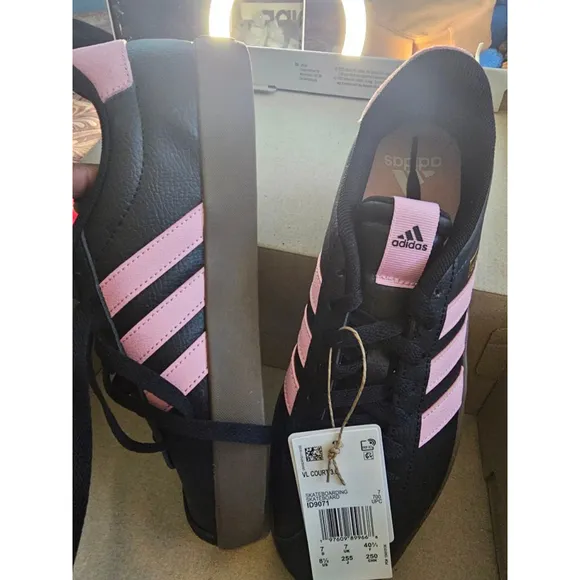 Women's Adidas VL Court Skateboarding Shoes Size 7.5 Black/Pink