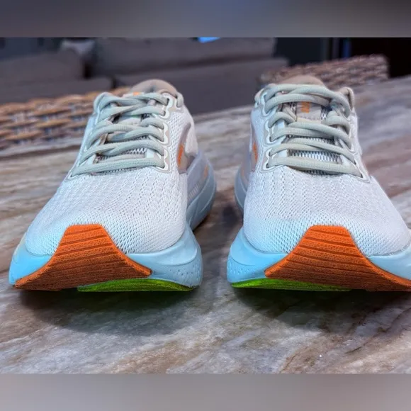 Women’s BROOKS Glycerin 21 Running shoes- Coconut/Aqua/Autumn Sunset. Size 5.5