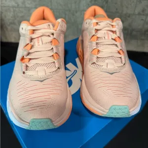 Women’s Hoka Gaviota 3 Peach shoe size 6.5B