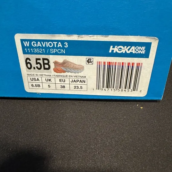 Women’s Hoka Gaviota 3 Peach shoe size 6.5B