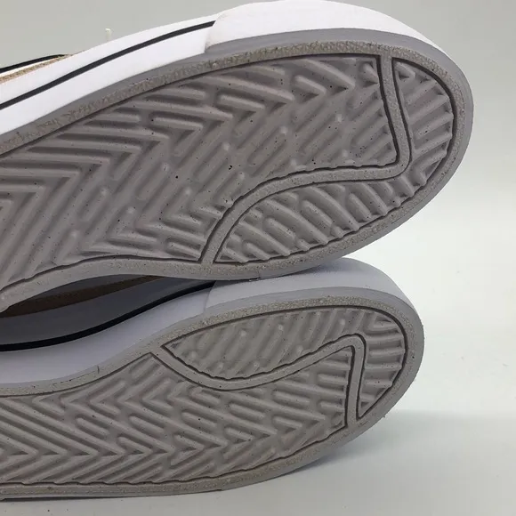 Women’s Nike Court Legacy Lift Low White DM7590-100 USED Mark inside Sz 11