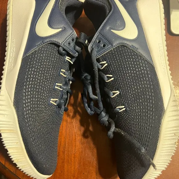 Women's Nike Volleyball Shoes sz 10.5 Navy Blue and White
