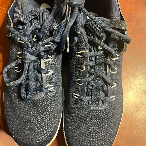 Women's Nike Volleyball Shoes sz 10.5 Navy Blue and White