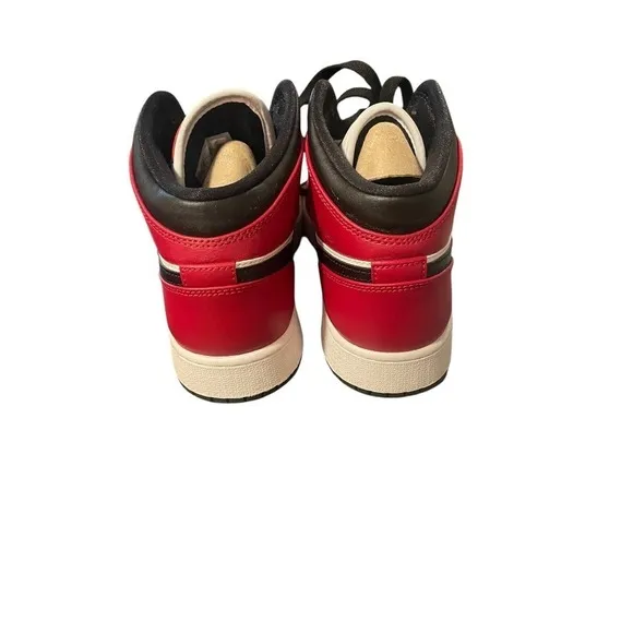 Youth Nike Air Jordan 1